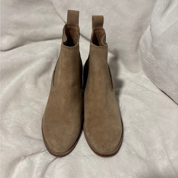 Uggs Faye Booties - Picture 6 of 8